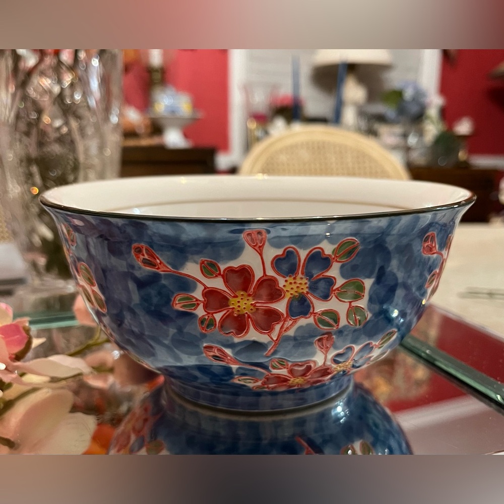 Chinese Famille Rose Hand-painted Porcelain Rice Bowl w Rose Floral on Blue
